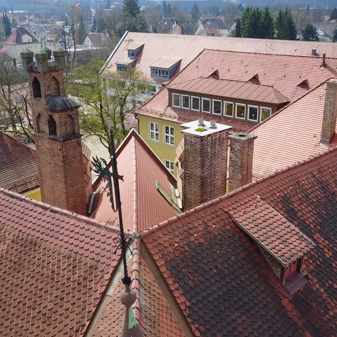 Über den Dächern der Bimarckschule, Blick Richtung Schulhof